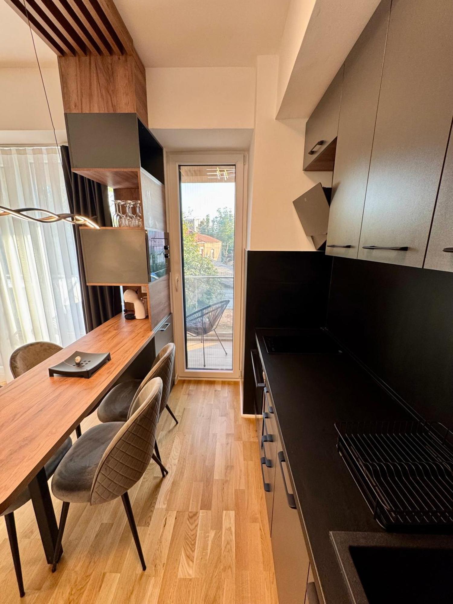 Downtown Riverside Apartments Skopje Luaran gambar