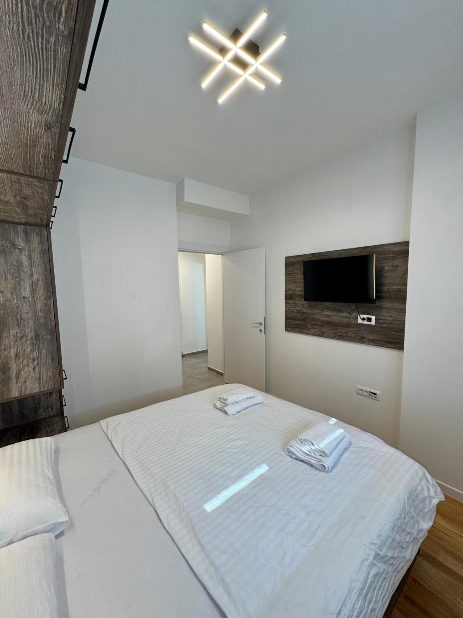 Downtown Riverside Apartments Skopje Luaran gambar